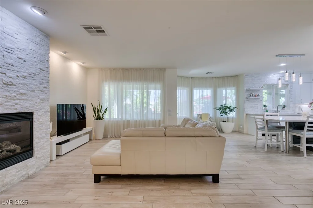 8221 Bay Dunes, Las Vegas, NV 89131