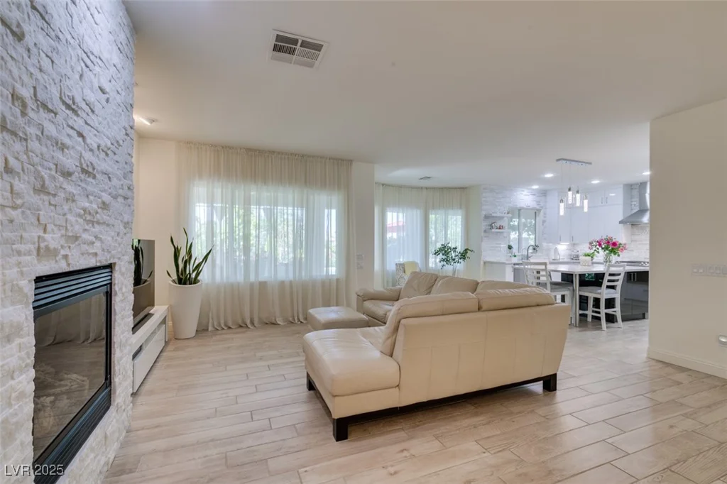 8221 Bay Dunes, Las Vegas, NV 89131