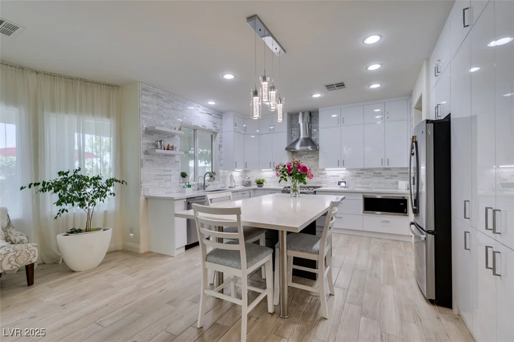 8221 Bay Dunes, Las Vegas, NV 89131