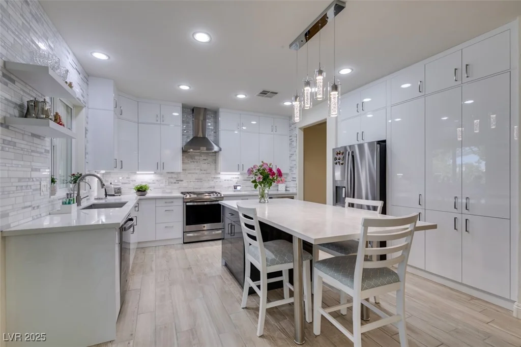 8221 Bay Dunes, Las Vegas, NV 89131