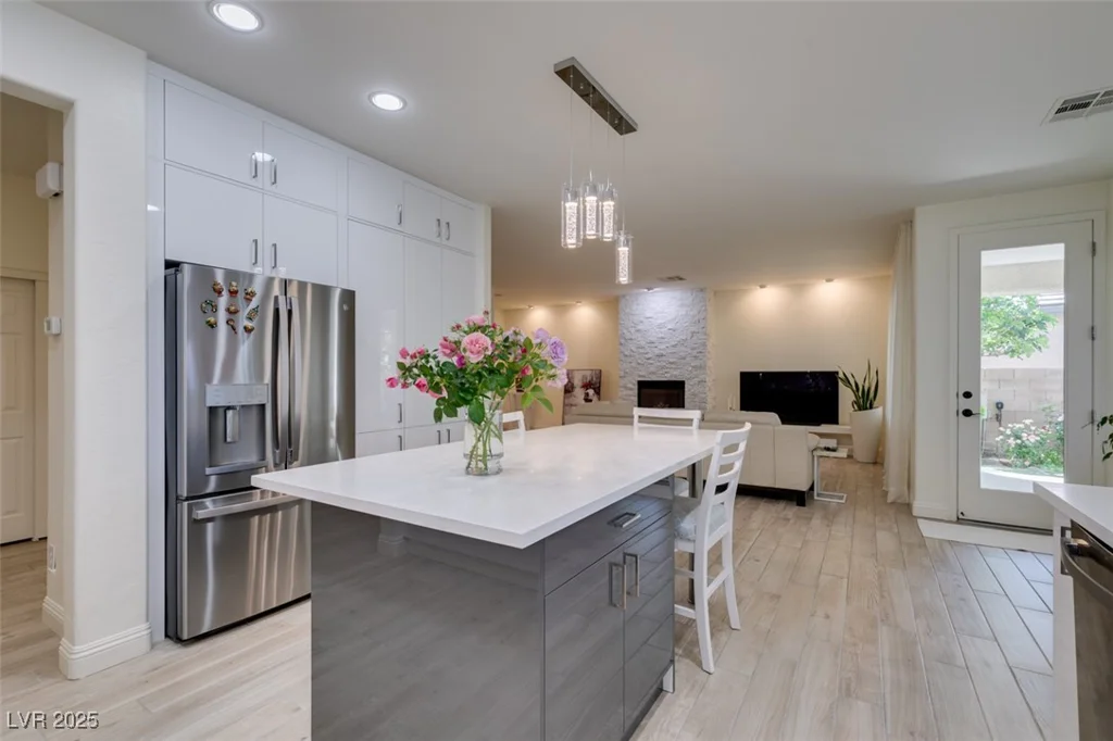 8221 Bay Dunes, Las Vegas, NV 89131