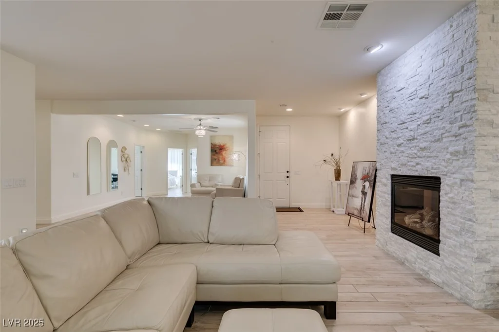 8221 Bay Dunes, Las Vegas, NV 89131
