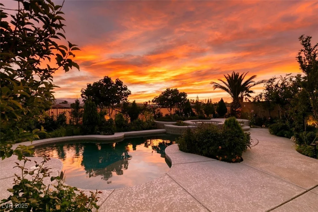 8221 Bay Dunes, Las Vegas, NV 89131