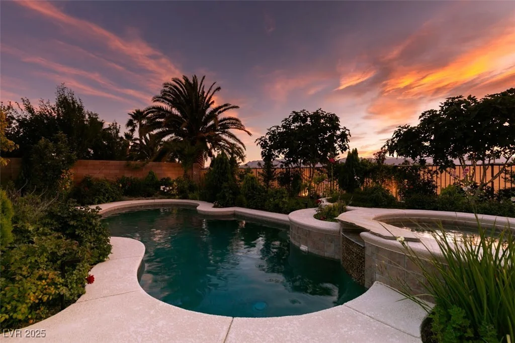 8221 Bay Dunes, Las Vegas, NV 89131