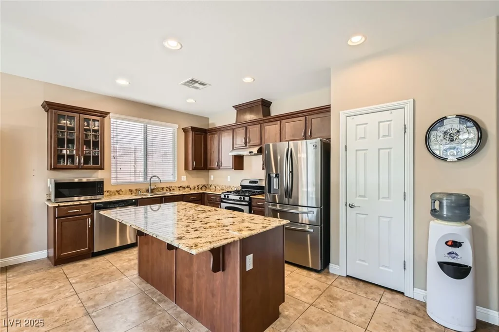 10121 Iron Wood Peak, Las Vegas, NV 89166
