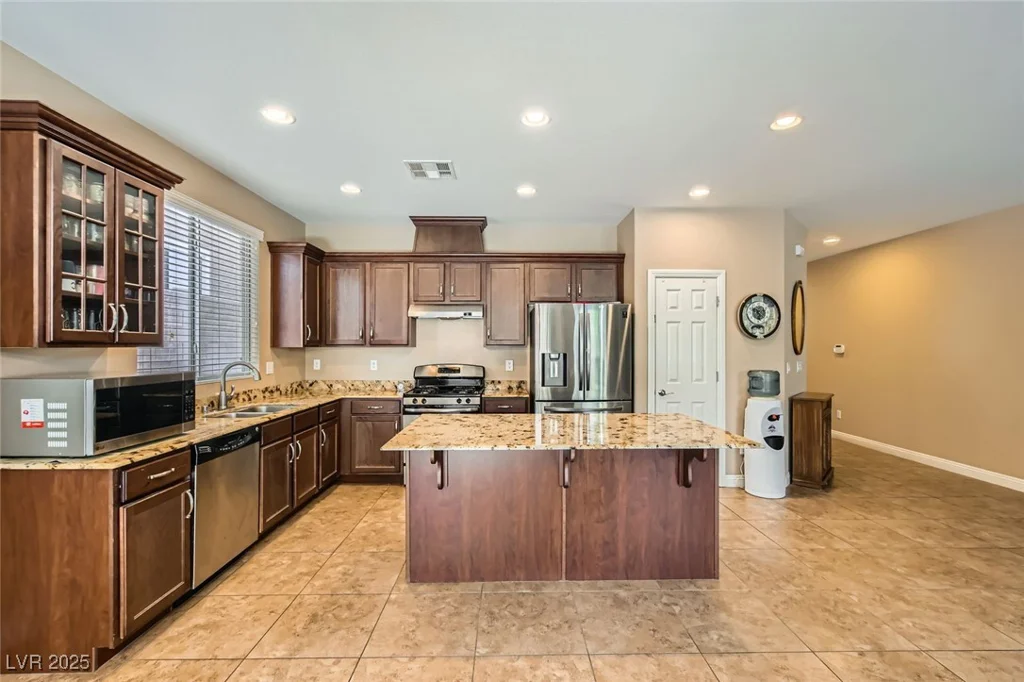 10121 Iron Wood Peak, Las Vegas, NV 89166