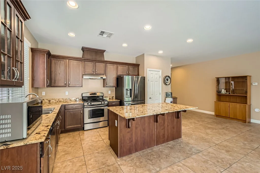 10121 Iron Wood Peak, Las Vegas, NV 89166
