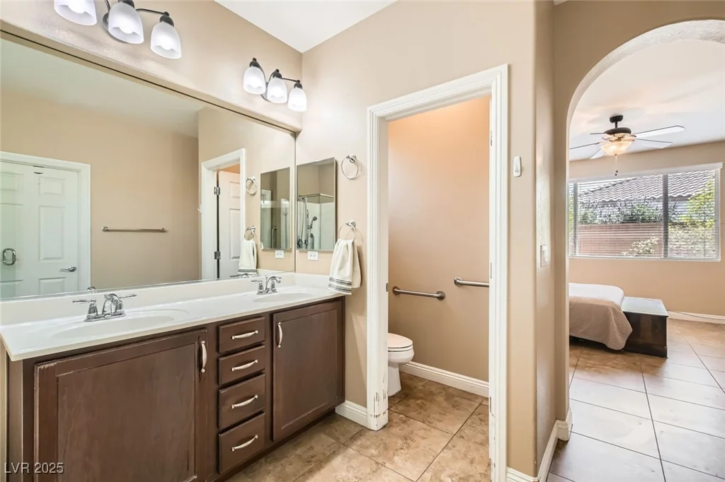 10121 Iron Wood Peak, Las Vegas, NV 89166