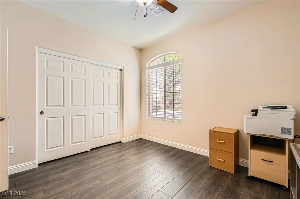 10121 Iron Wood Peak, Las Vegas, NV 89166