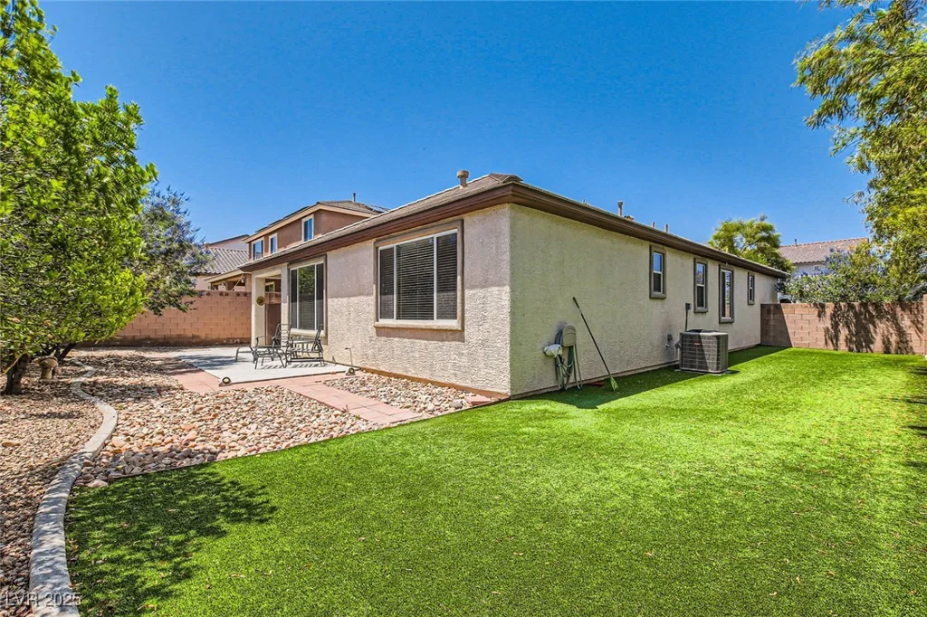 10121 Iron Wood Peak, Las Vegas, NV 89166