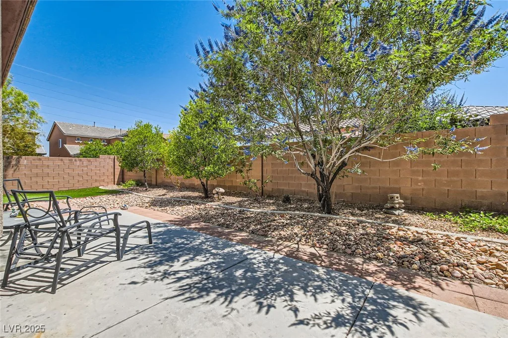 10121 Iron Wood Peak, Las Vegas, NV 89166