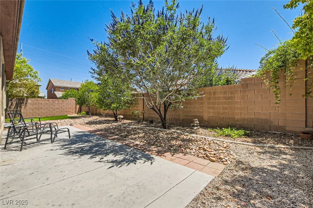10121 Iron Wood Peak, Las Vegas, NV 89166