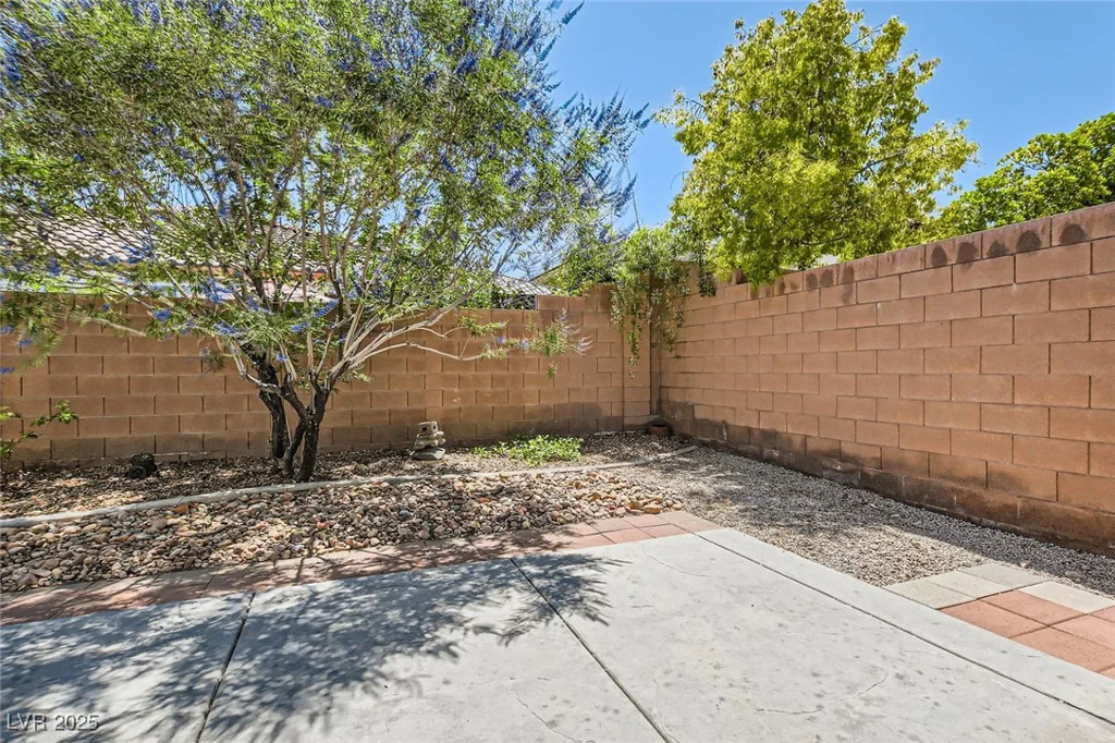 10121 Iron Wood Peak, Las Vegas, NV 89166