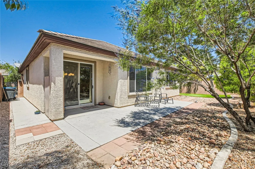10121 Iron Wood Peak, Las Vegas, NV 89166