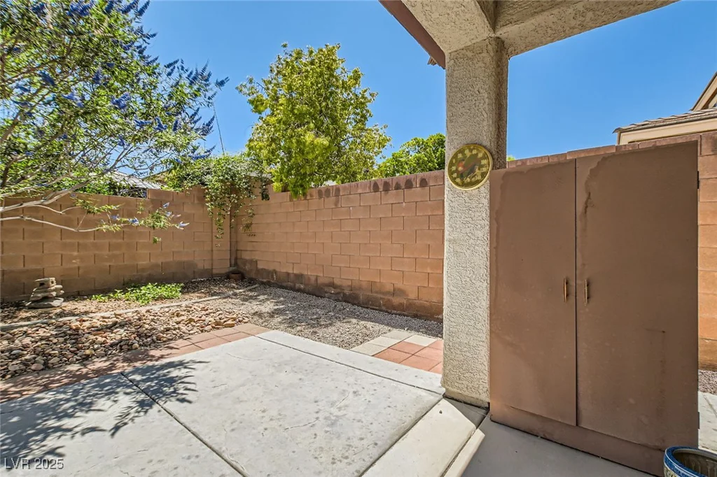 10121 Iron Wood Peak, Las Vegas, NV 89166