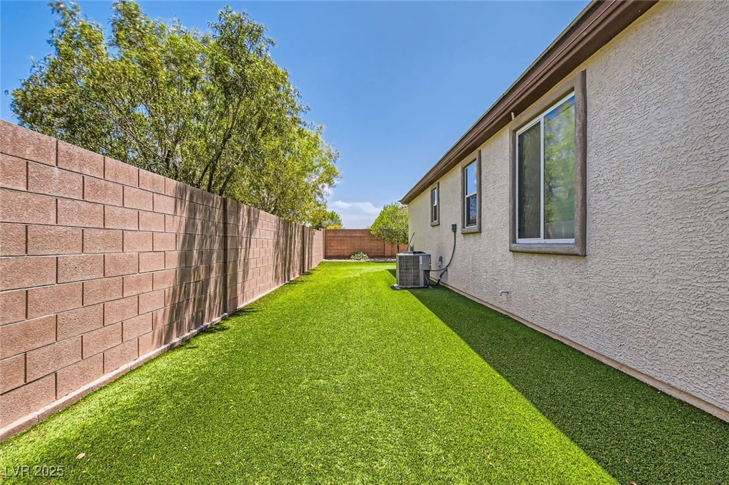 10121 Iron Wood Peak, Las Vegas, NV 89166