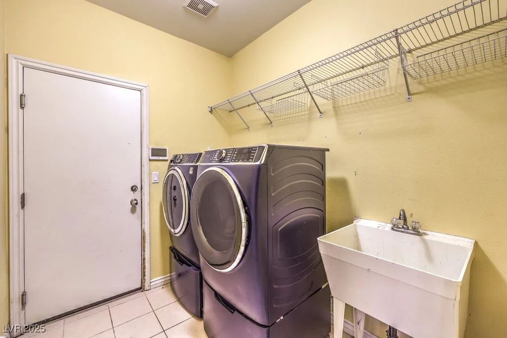 5480 Oatfield, North Las Vegas, NV 89081