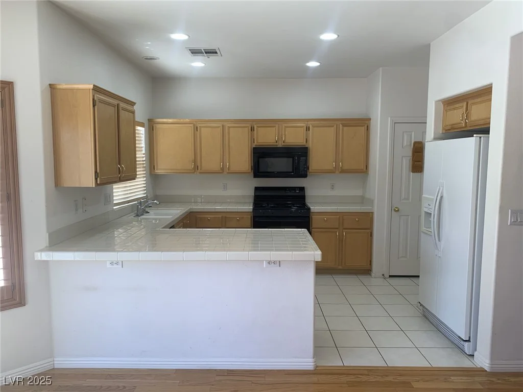 10357 Bent Willow, Las Vegas, NV 89129