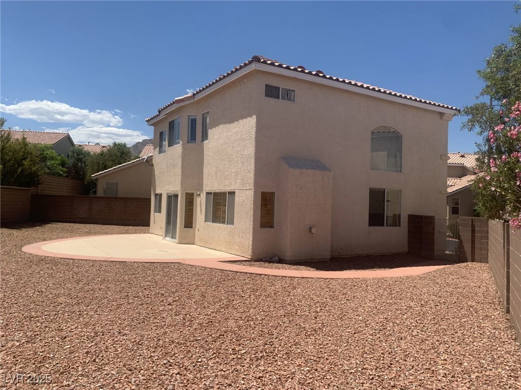 10357 Bent Willow, Las Vegas, NV 89129