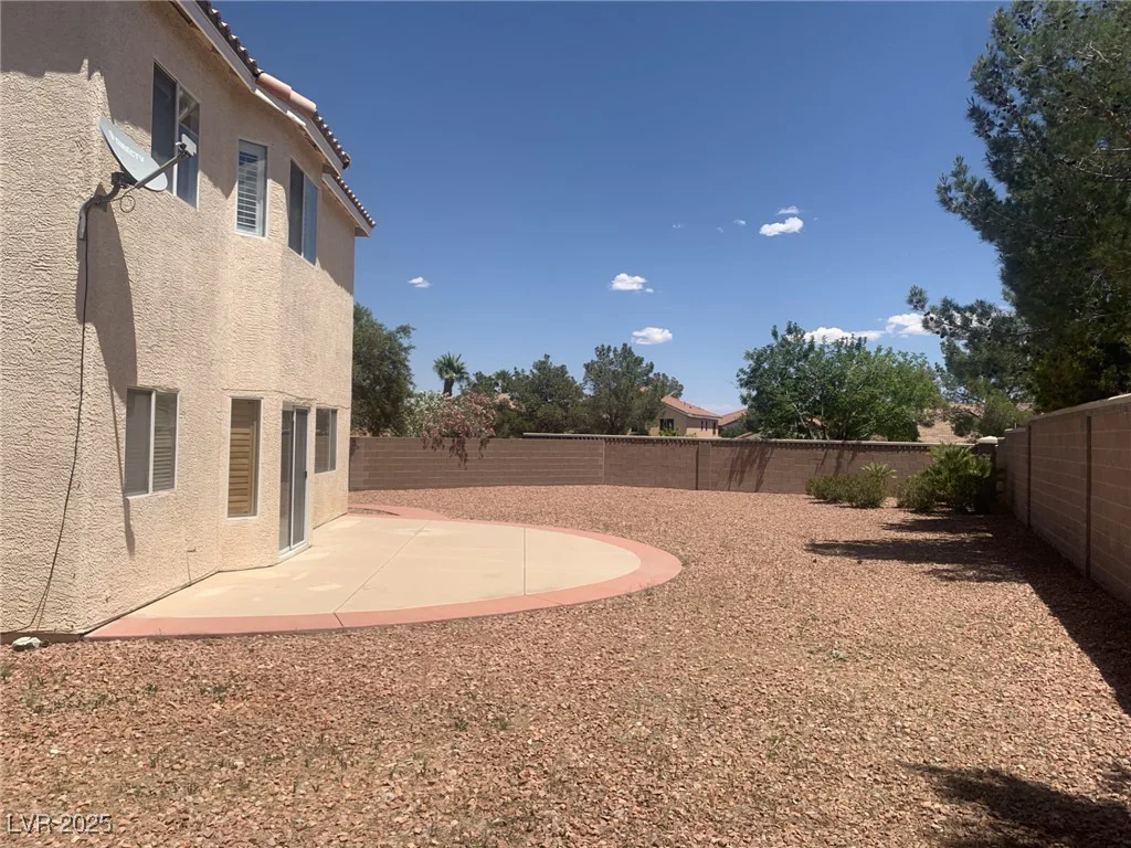 10357 Bent Willow, Las Vegas, NV 89129