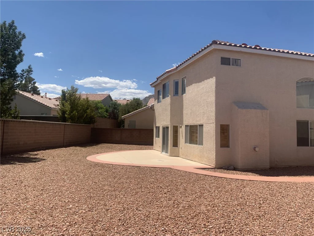 10357 Bent Willow, Las Vegas, NV 89129