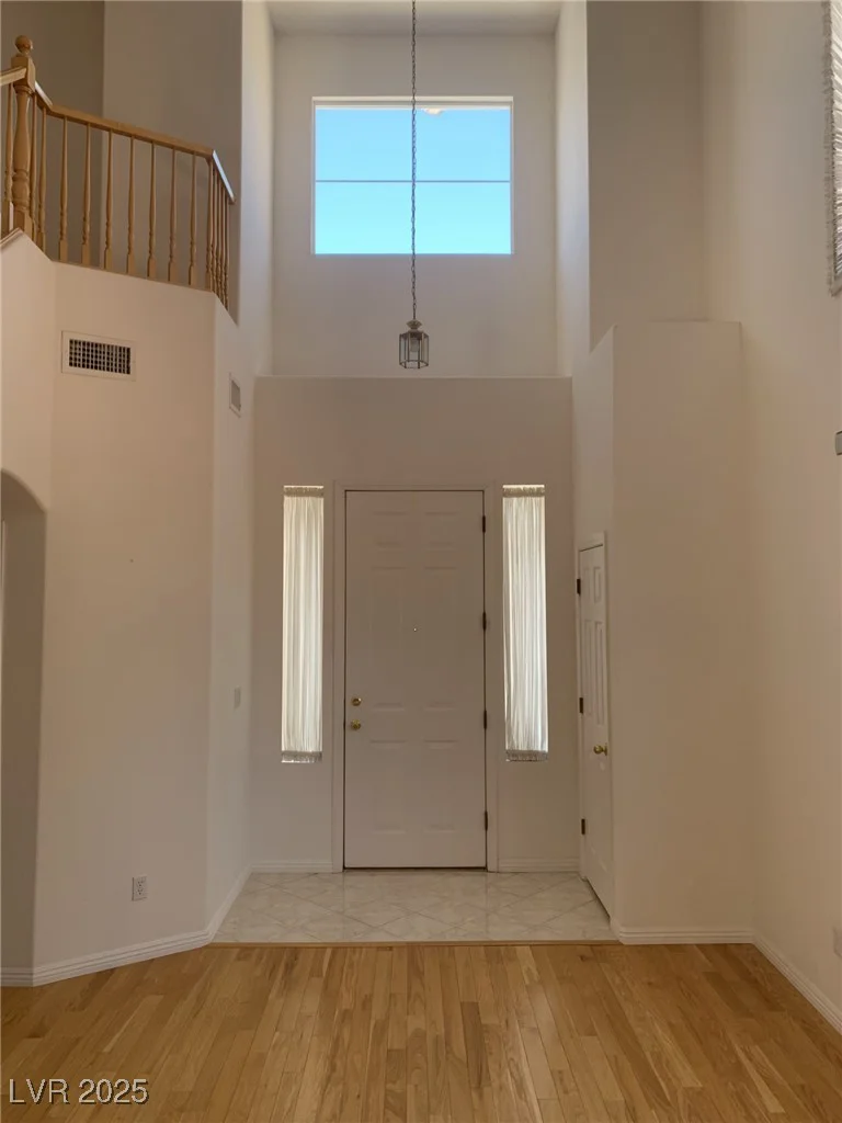 10357 Bent Willow, Las Vegas, NV 89129
