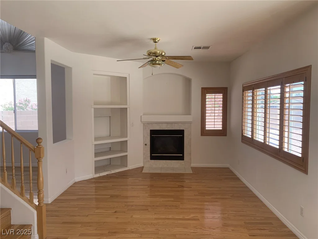 10357 Bent Willow, Las Vegas, NV 89129