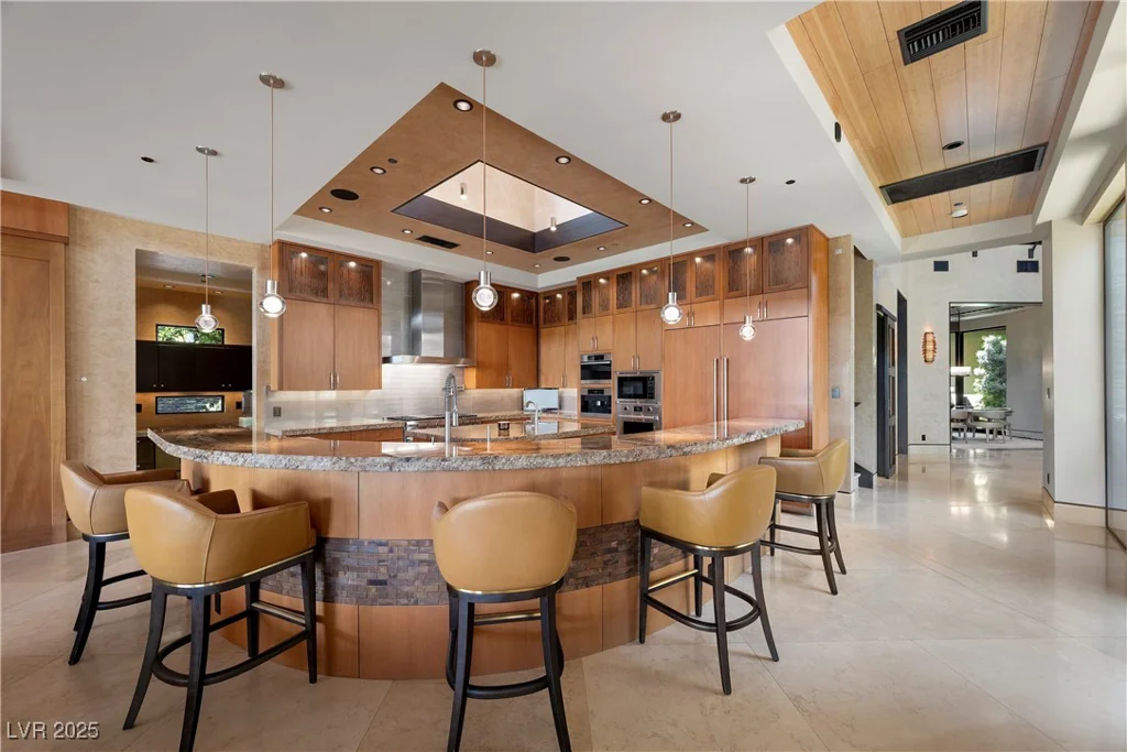 11 Golden Sunray, Las Vegas, NV 89135
