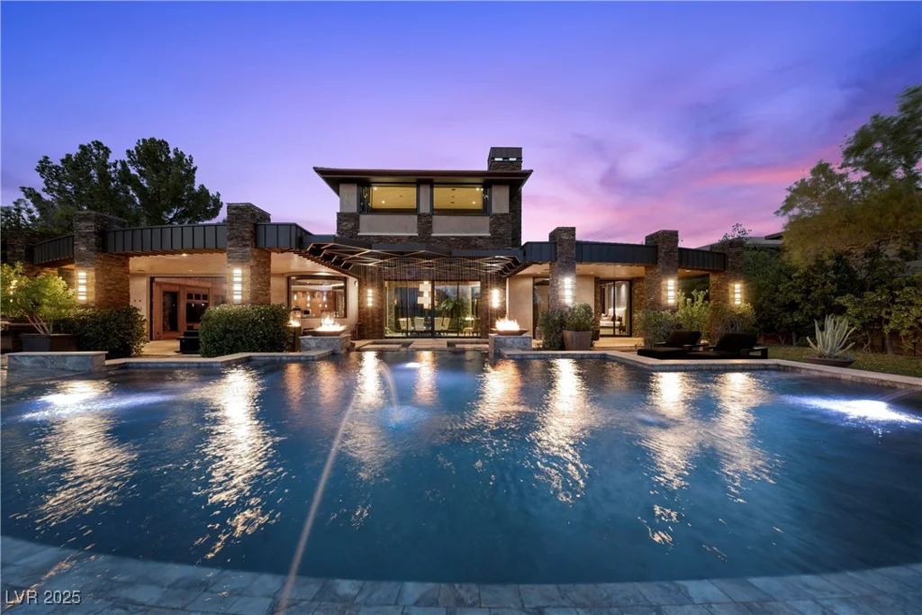 11 Golden Sunray, Las Vegas, NV 89135
