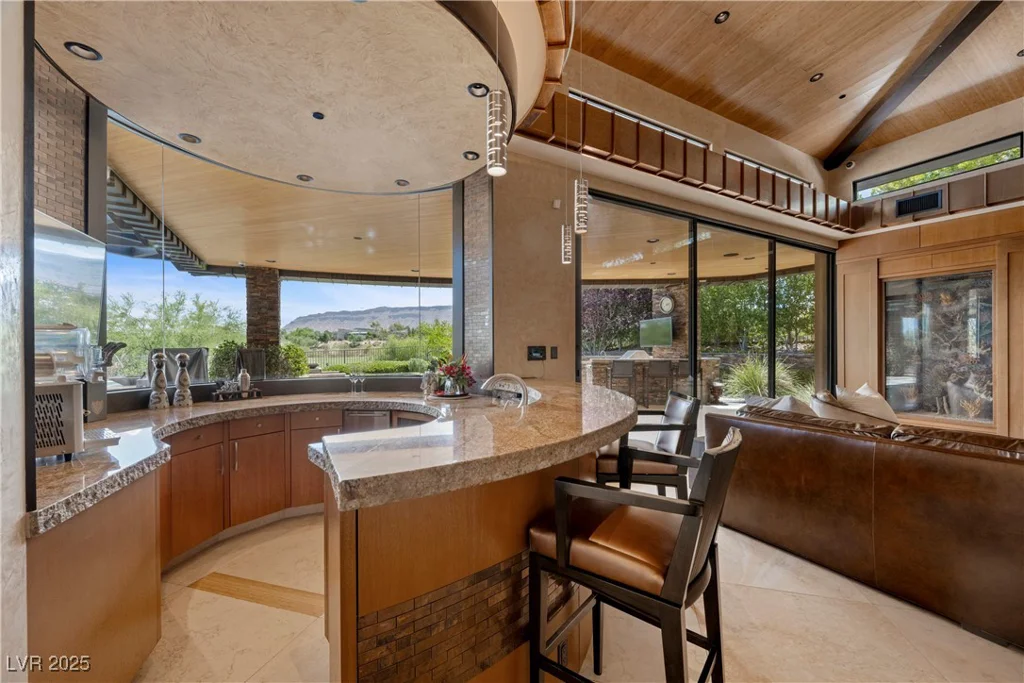 11 Golden Sunray, Las Vegas, NV 89135