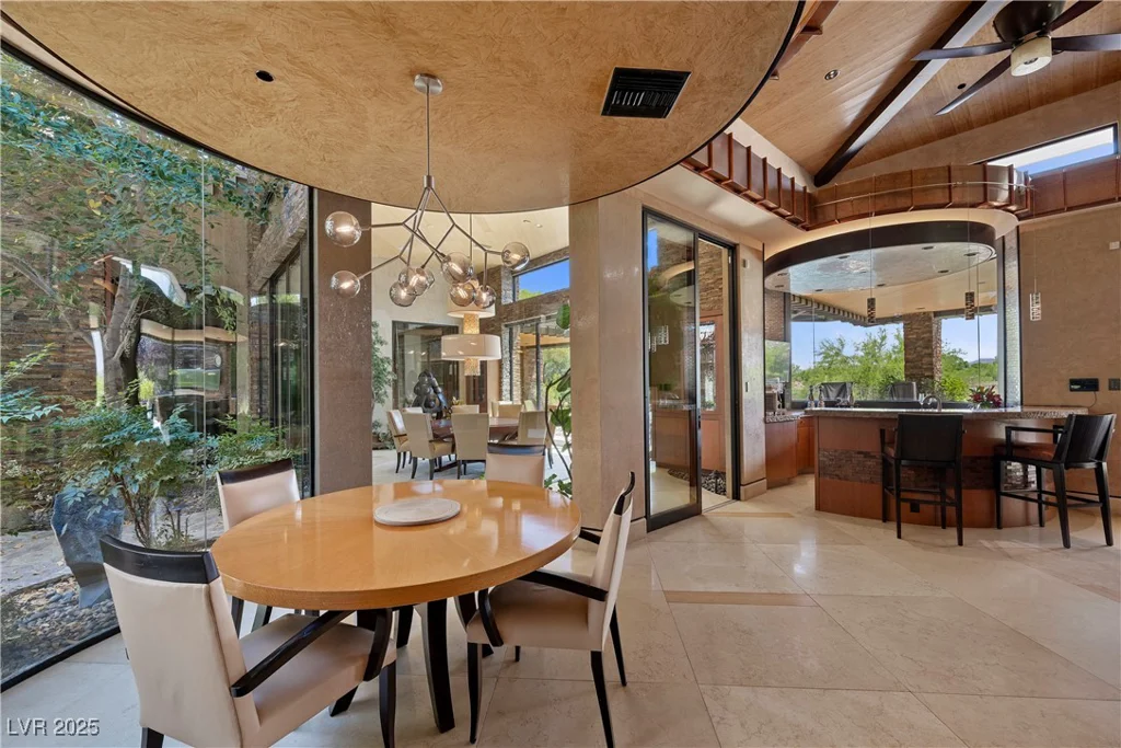 11 Golden Sunray, Las Vegas, NV 89135