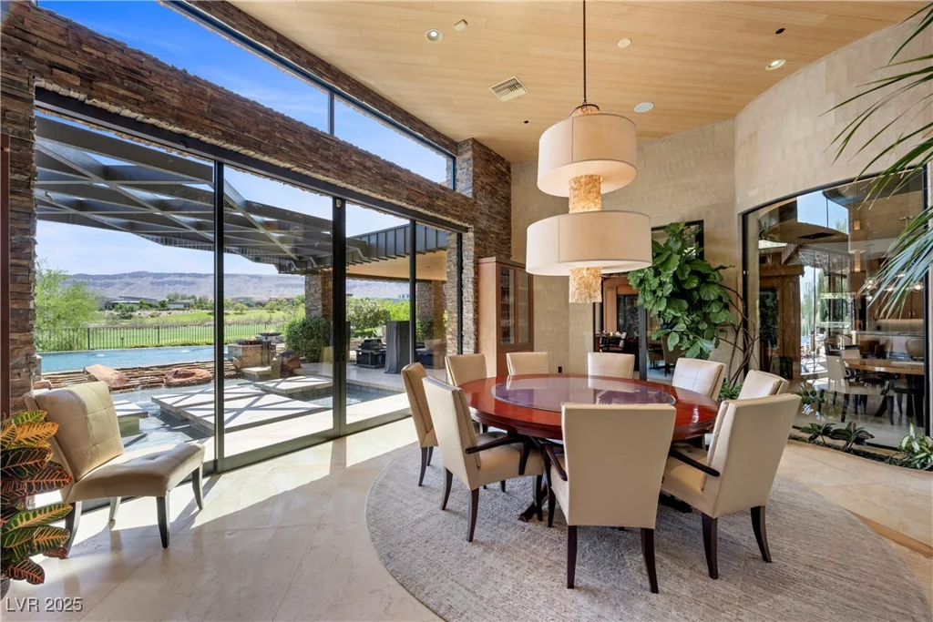 11 Golden Sunray, Las Vegas, NV 89135