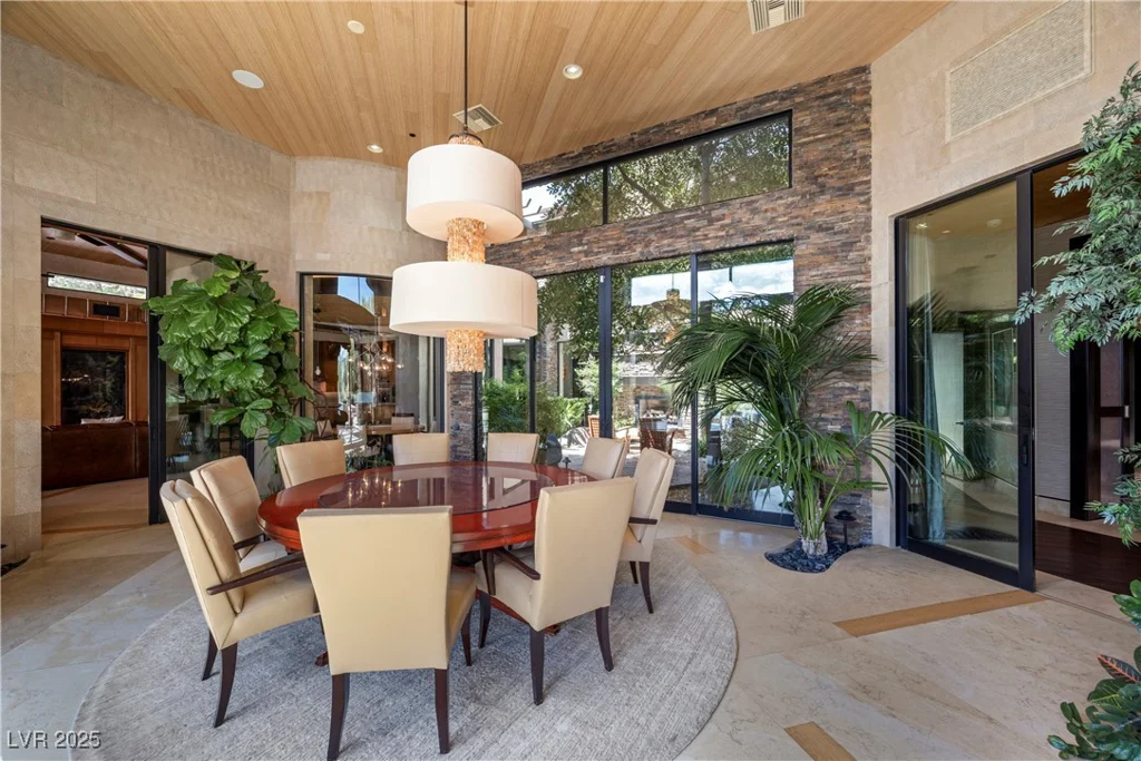 11 Golden Sunray, Las Vegas, NV 89135