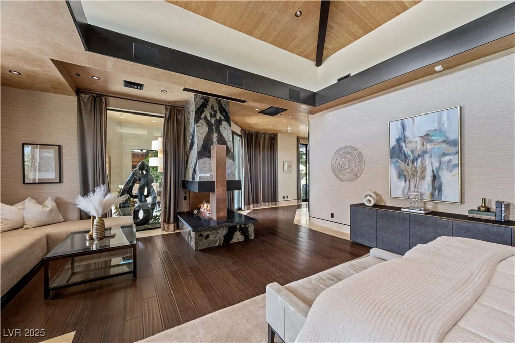 11 Golden Sunray, Las Vegas, NV 89135