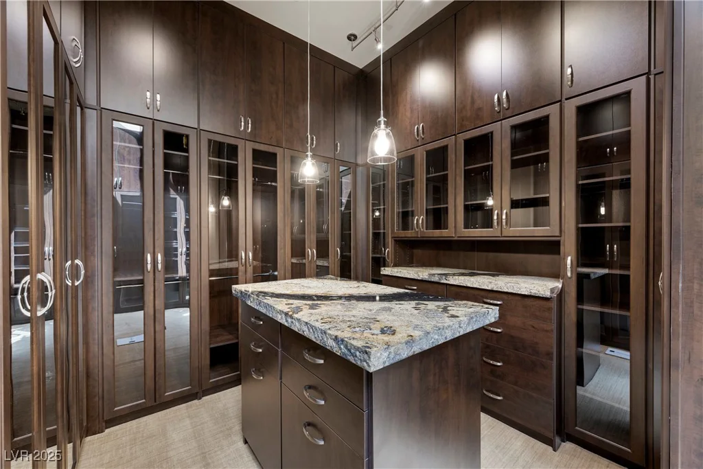 11 Golden Sunray, Las Vegas, NV 89135