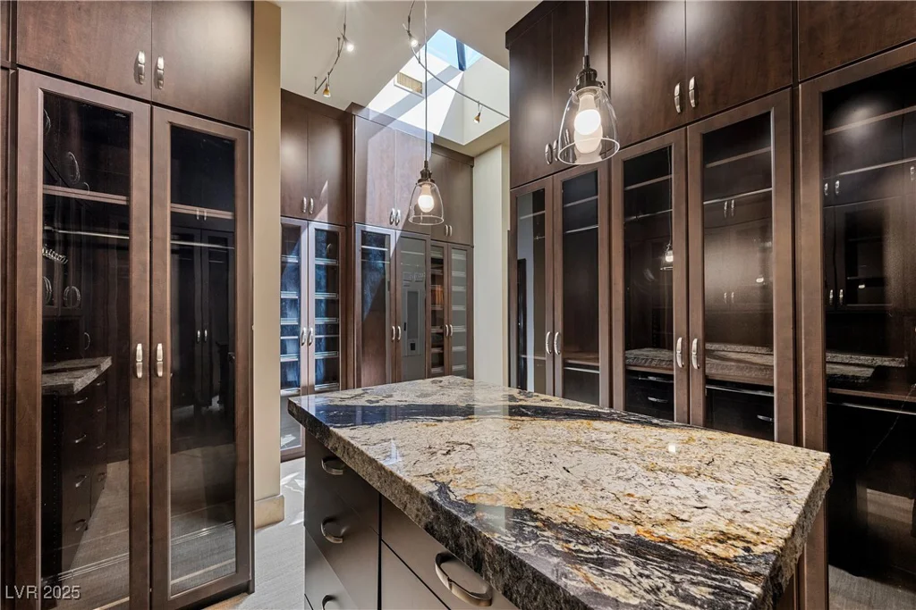 11 Golden Sunray, Las Vegas, NV 89135