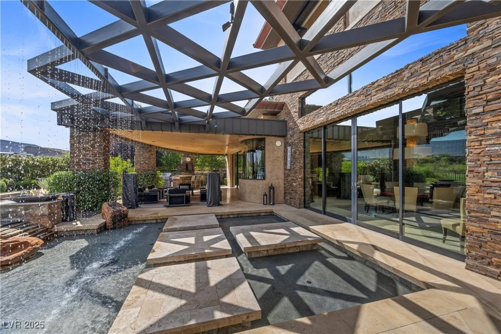 11 Golden Sunray, Las Vegas, NV 89135