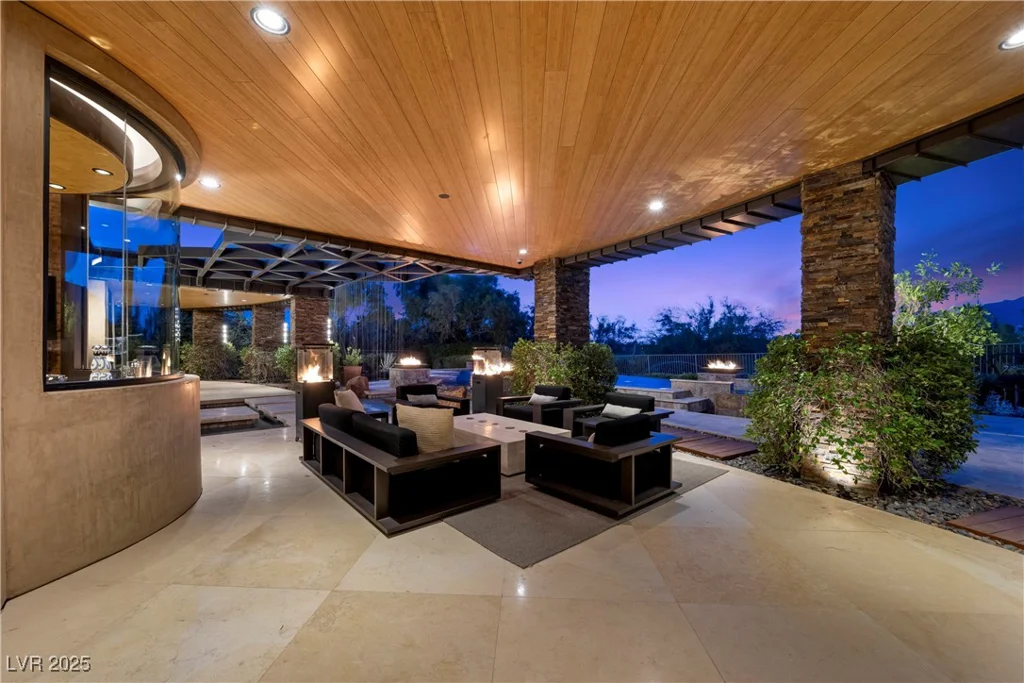 11 Golden Sunray, Las Vegas, NV 89135