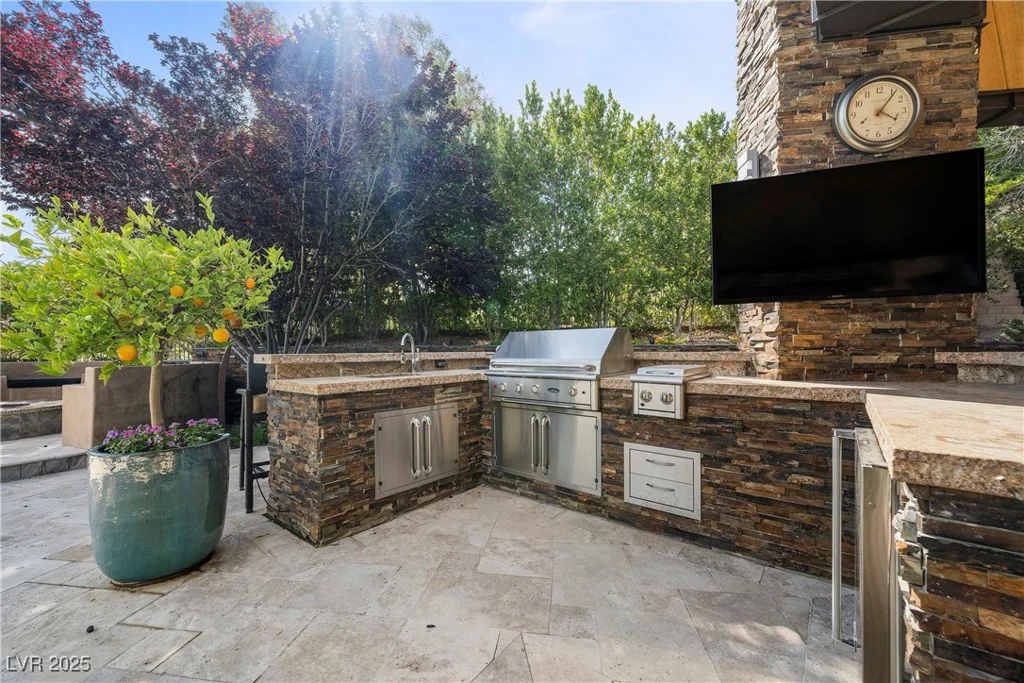 11 Golden Sunray, Las Vegas, NV 89135