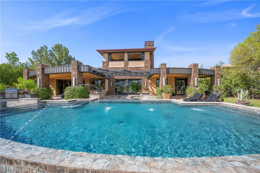 11 Golden Sunray, Las Vegas, NV 89135