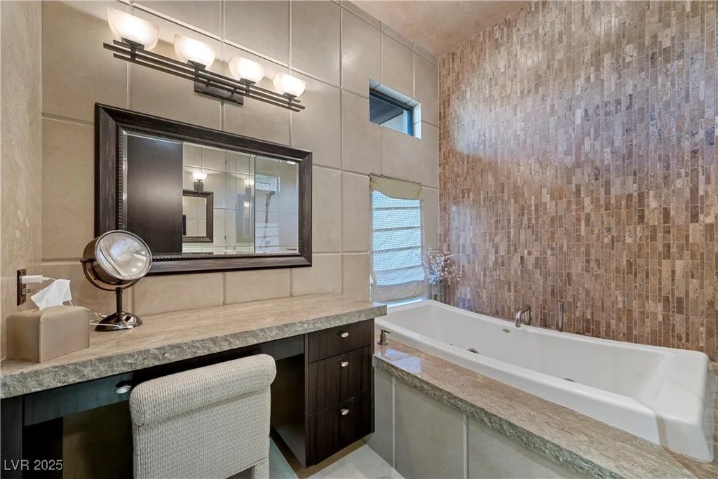 11 Golden Sunray, Las Vegas, NV 89135