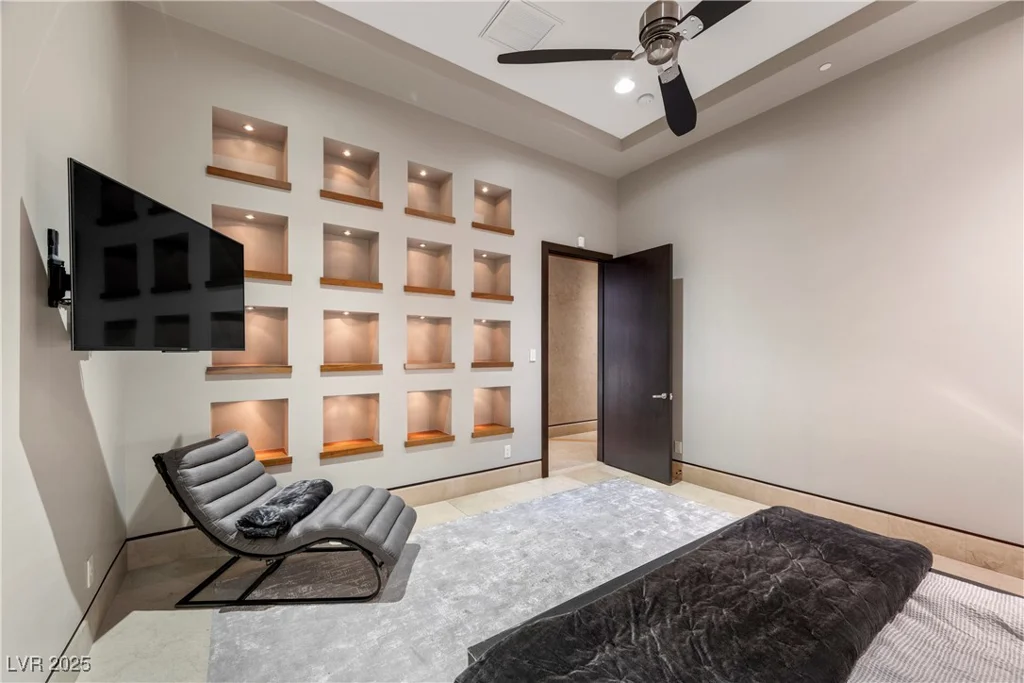 11 Golden Sunray, Las Vegas, NV 89135