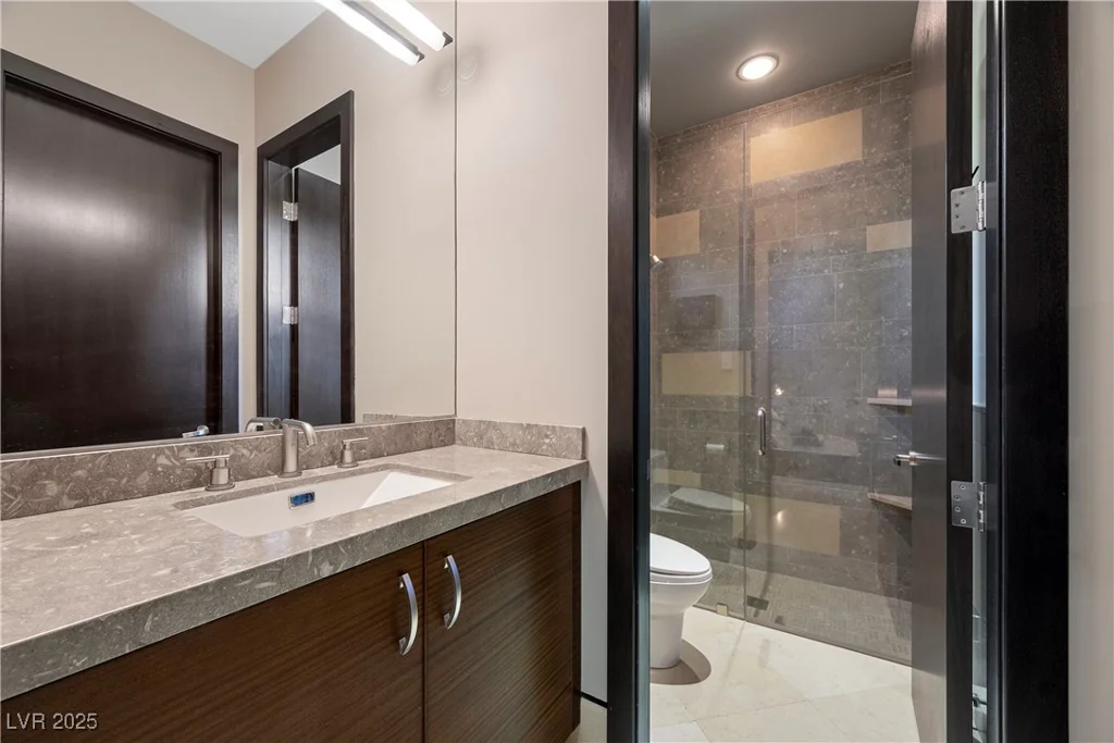 11 Golden Sunray, Las Vegas, NV 89135