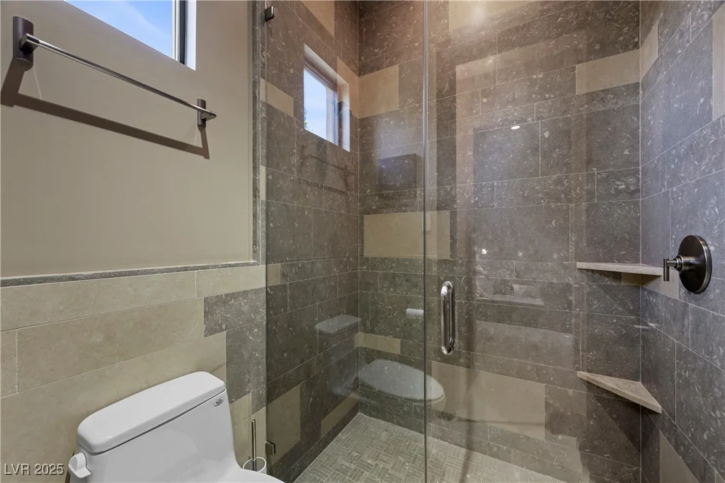 11 Golden Sunray, Las Vegas, NV 89135