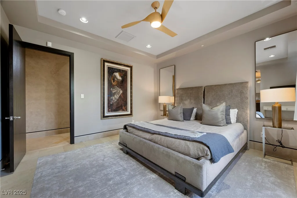 11 Golden Sunray, Las Vegas, NV 89135