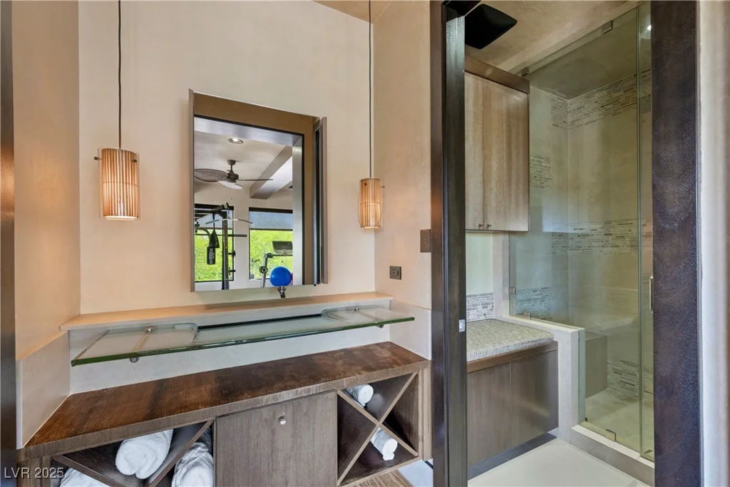 11 Golden Sunray, Las Vegas, NV 89135