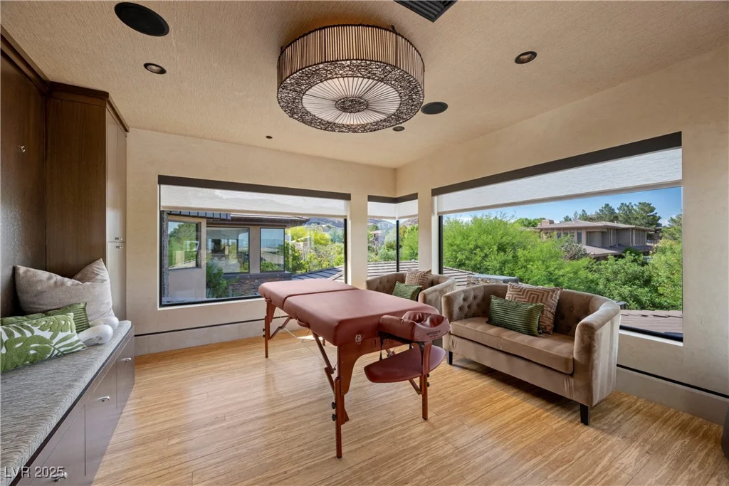 11 Golden Sunray, Las Vegas, NV 89135