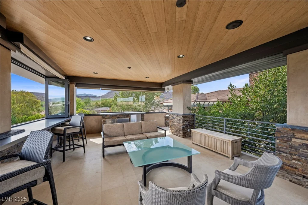 11 Golden Sunray, Las Vegas, NV 89135