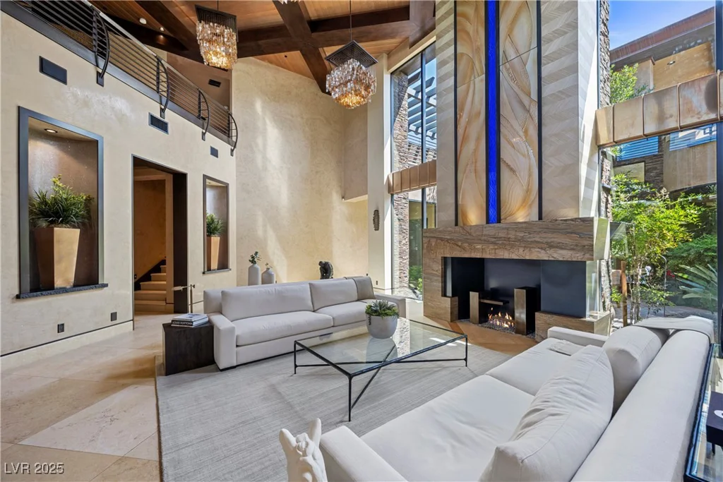 11 Golden Sunray, Las Vegas, NV 89135