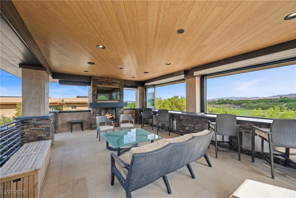 11 Golden Sunray, Las Vegas, NV 89135